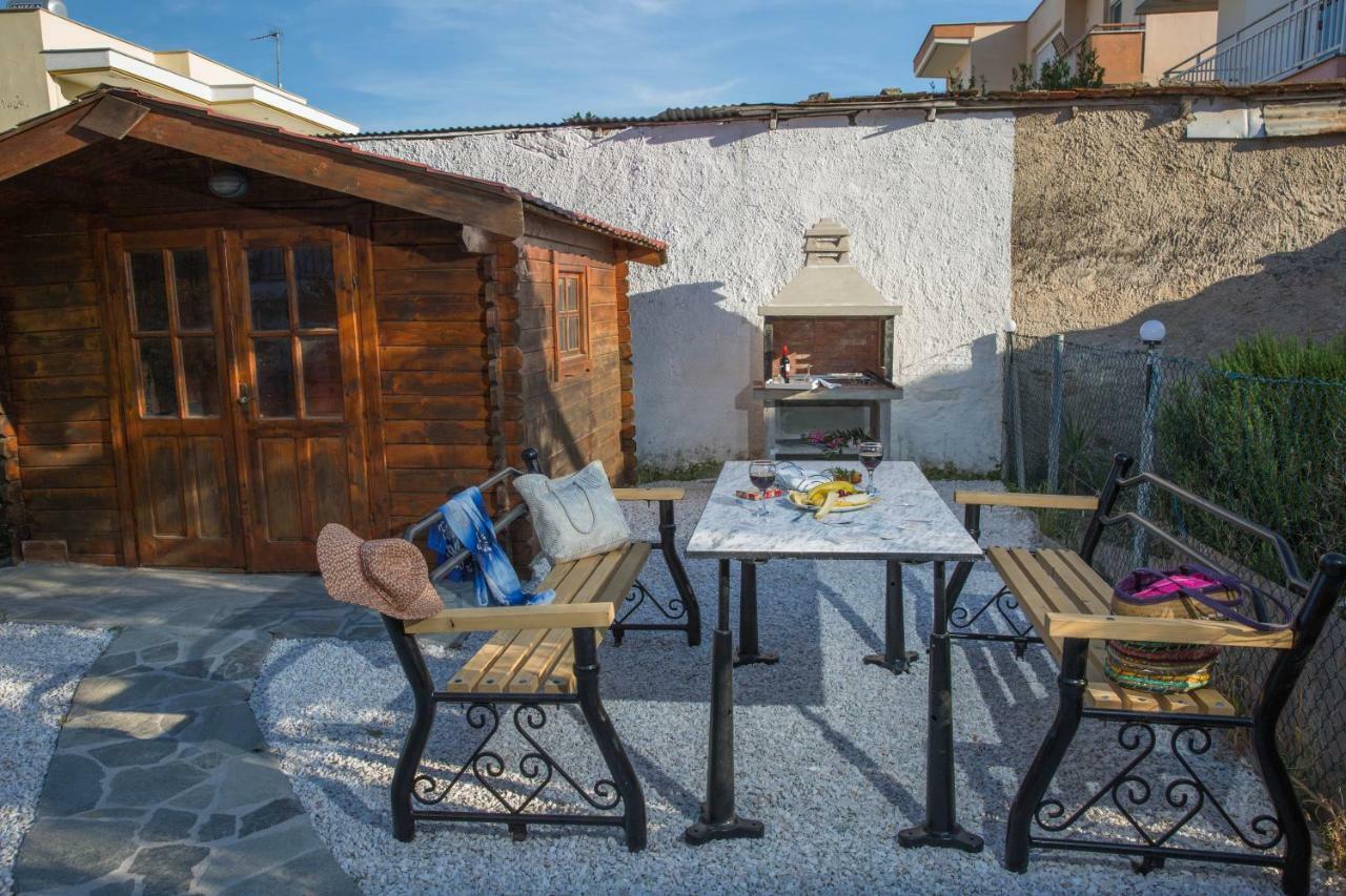 Holiday House Ioanna Nea Peramos  Exterior photo